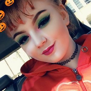 Meet your Posher, Chrissy